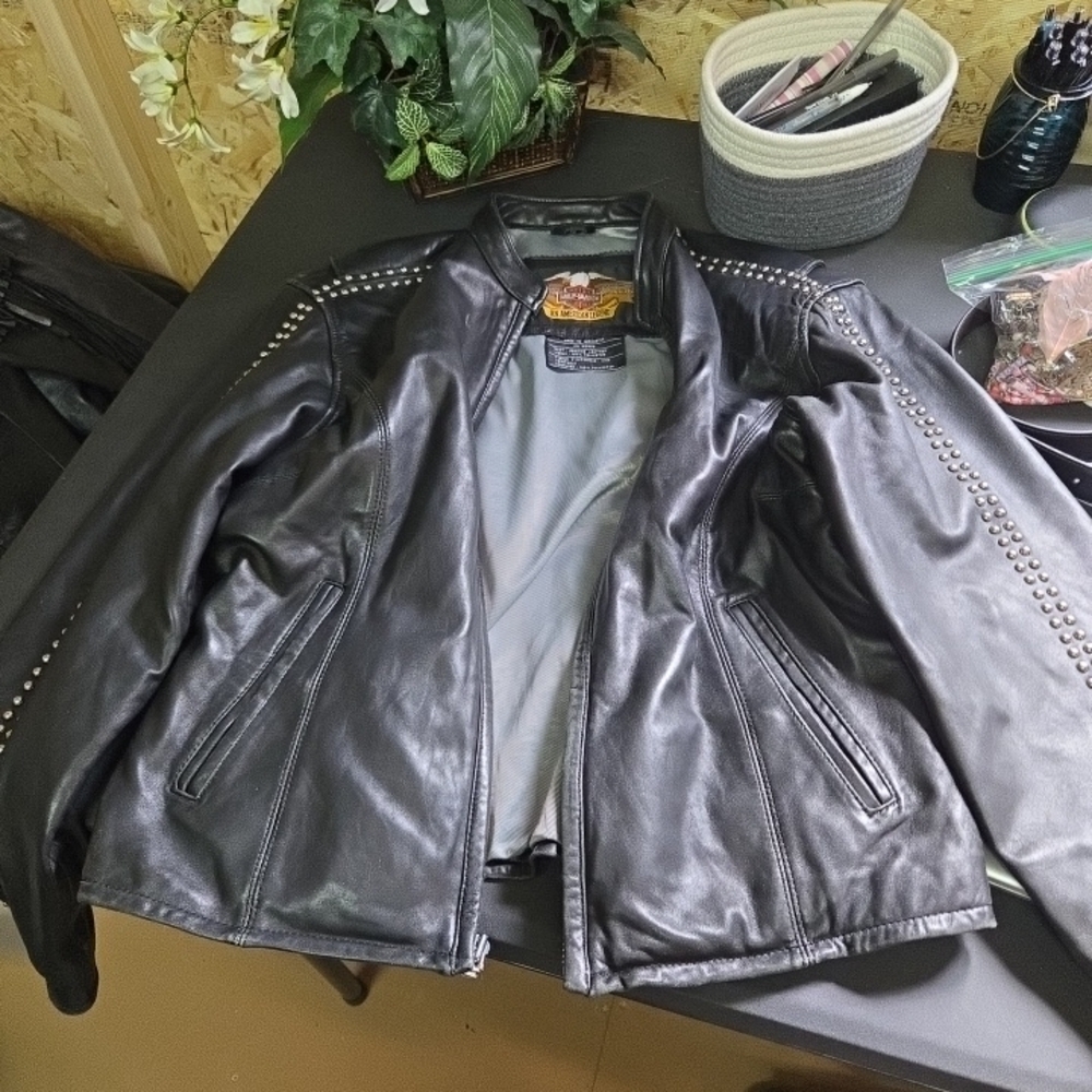 Harley-Davidson Black Studded Wing Back Leather Jacket - Picture 3 of 6